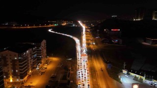 Tatilin son gecesinde trafik yoğunluğu zirve yaptı: 43 ilin geçiş güzergahı havadan görüntülendi