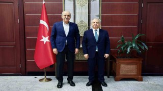 TBMM Başkanı Kurtulmuş, Türkiyenin Astana Büyükelçisi Kapucu ile görüştü