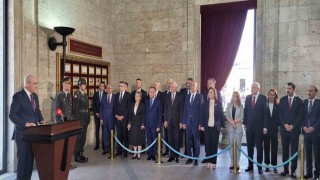 TBMM Başkanı Kurtulmuş ve Başkanlık Divanı üyeleri Anıtkabiri ziyaret etti