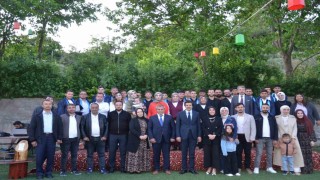Tercanda meslek liselilerinin mezuniyet sevinci