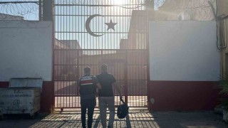Terör suçundan aranan şahıs Efelerde yakalandı