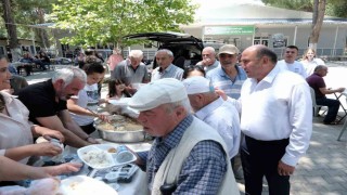 Tırazlar Mahallesi halkı Ferdi Zeyrek için mevlit yemeği verdi