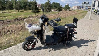 Tırın çarptığı elektrikli motosiklet sürücüsü ağır yaralandı