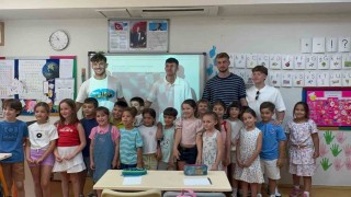 Trabzonspor U-19 takımı Marmariste minik yüreklerle buluştu