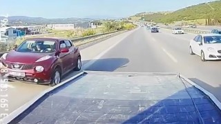 Trafiği tehlikeye düşürün sürücü kameraya böyle yakalandı