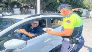Trafik kazalarına karşı jandarma ekipleri sürücüleri uyardı