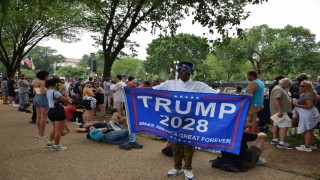 Trumptan ABD ordusuna övgü, protestoculara gözdağı
