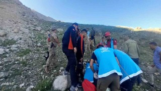 Tuncelide dağlık alanda düşerek yaralanan çoban, ekipler tarafından kurtarıldı