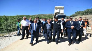 Tuncelide köy yolları sıcak asfalta tanışıyor