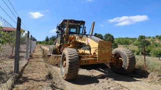 Turgutlu Belediyesinden 37 kırsal mahalleye yol desteği