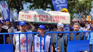 TÜRK-İŞ, bağlı olduğu sendikalarla birlikte Maliye Bakanlığına yürüdü