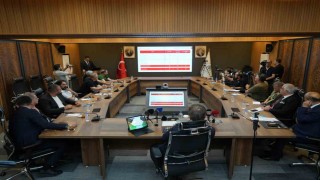 Türkiyede bir ilk; Erzincanda güvenli adımlar için okullarda kauçuk zemin projesi hayata geçiyor