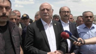 TZOB Genel Başkanı Bayraktar, Çankırıda kuraklıktan etkilenen tarlaları inceledi