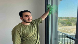 Üniversite sıralarından ev temizliğine: Öğrenci İşleri Temizlik
