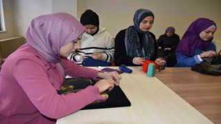 Üreten eller Hasan Celal Güzel Gençlik Merkezinde buluşuyor