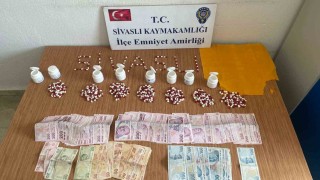 Uşakta 3 uyuşturucu satıcısı tutuklandı
