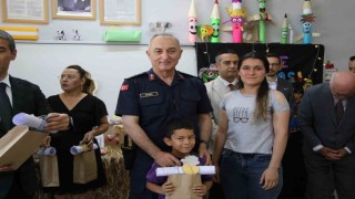 Uşakta 65 bin öğrenci karnesini aldı