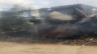 Uşakta yangında 3 ev zarar gördü