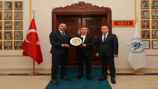 Vali Aydoğduya Fahri Hemşehrilik Beratı verildi
