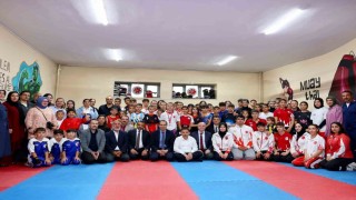 Vali Çiçekten Erva Sağlık Spor Kulübüne ziyaret