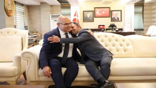 Vali Koç, toplumun sevilen ismi Cemal Aksakboğayı Valilikte konuk etti