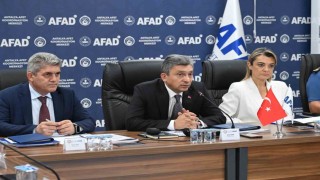 Vali Şahin: Afetlere karşı müdahale kapasitemizi dünya standartlarının üstüne çıkarmak için çalışıyoruz
