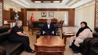 Vali Yiğitbaşı, şehit ailesini makamında ağırladı