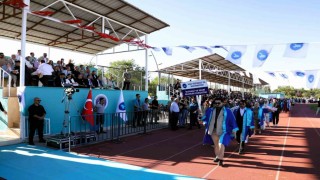 Van YYÜde mezuniyet coşkusu