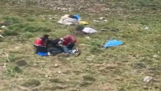 Vanda dağda bayılan çoban helikopterle kurtarıldı