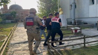 Vanda yaban keçisi avlayan şahıs yakalandı