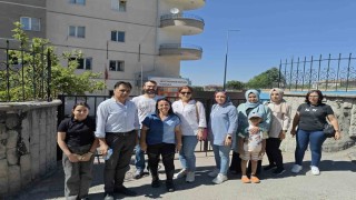 Velilerden mahalledeki okulun taşınmasına tepki