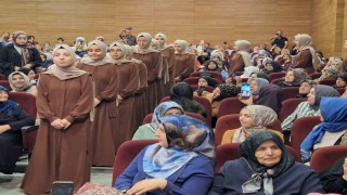Vezirköprüde 34 kadın kursiyer hafızlık belgesi aldı