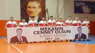 Voleybol maçı öncesi Ferdi Zeyrek anıldı