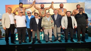 Yağlı güreş liginde Muratpaşa Belediyesi liderliğini sürdürüyor