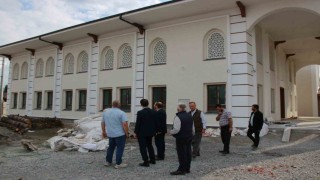 Yapımı devam eden camide son rötuşlar
