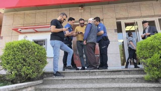 Yaşlı adamın 100 bin lirasını polis ekipleri kurtardı