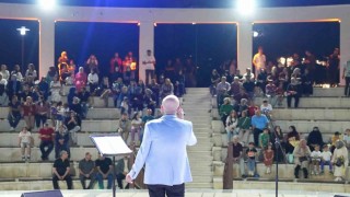 Yaz etkinliklerinde, TSM sanatçısı Abdullah Ercan sahne aldı