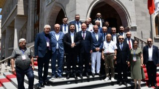 Yerel Basının Sorunları ve Gazeteciliğin Geleceği Masaya Yatırıldı