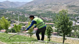 Yeşilyurtta parklar yaza hazırlanıyor