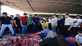 Yılmaz ve Şahin vatandaşlarla bayramlaştı