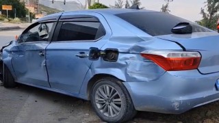 Yüksekovada otomobil ile kamyon çarpıştı: 5 yaralı