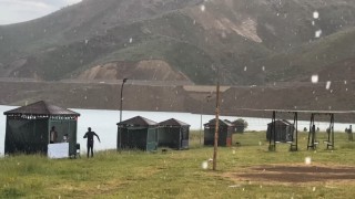 Yüksekovada sağanak yağış etkili oldu