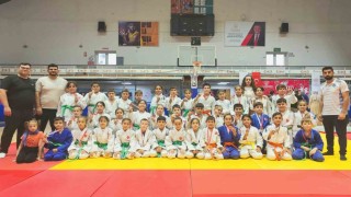 Yunusemreli minik judocular madalyaya doymuyor