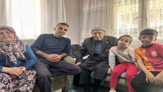 103 yaşındaki Kore gazisi torununun, torununu gördü