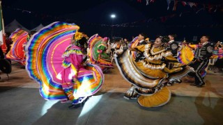 13 farklı ülkeden dansçılar gösterileri ile Samsunluları hayran bıraktı