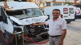 15 Temmuz darbe girişiminde hasar gören minibüs Sivasta sergileniyor