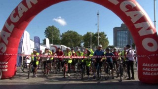 15 Temmuz kutlamalarında 500 sporcu bisikletle boğaz köprüsünü geçti