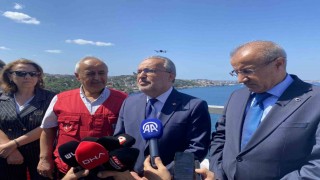 15 Temmuz Şehitler Köprüsüne dev Türk bayrağı asıldı