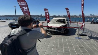 15 Temmuzda tankın ezdiği otomobil Üsküdarda sergileniyor