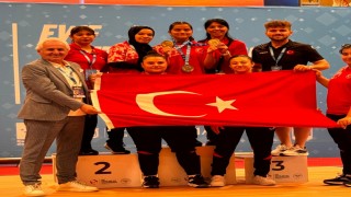 166 kilo kaldırarak Avrupa şampiyonu oldu